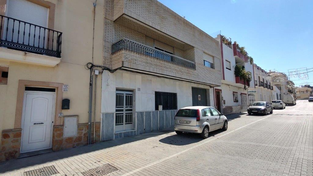 IMG_20230929_160004872_HDR M2132-Turre Property with commercial space and roof terrace