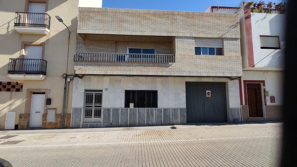 IMG_20230929_163544229_HDR M2132-Turre Property with commercial space and roof terrace