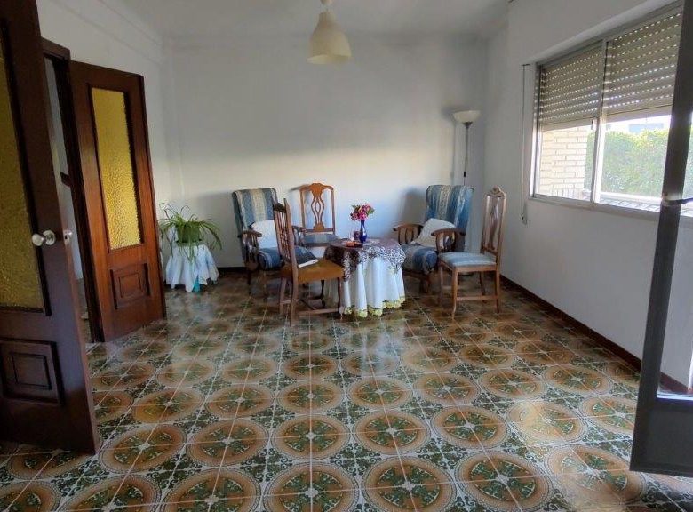M2132-Turre Property with commercial space and roof terrace