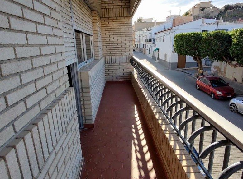 M2132-Turre Property with commercial space and roof terrace