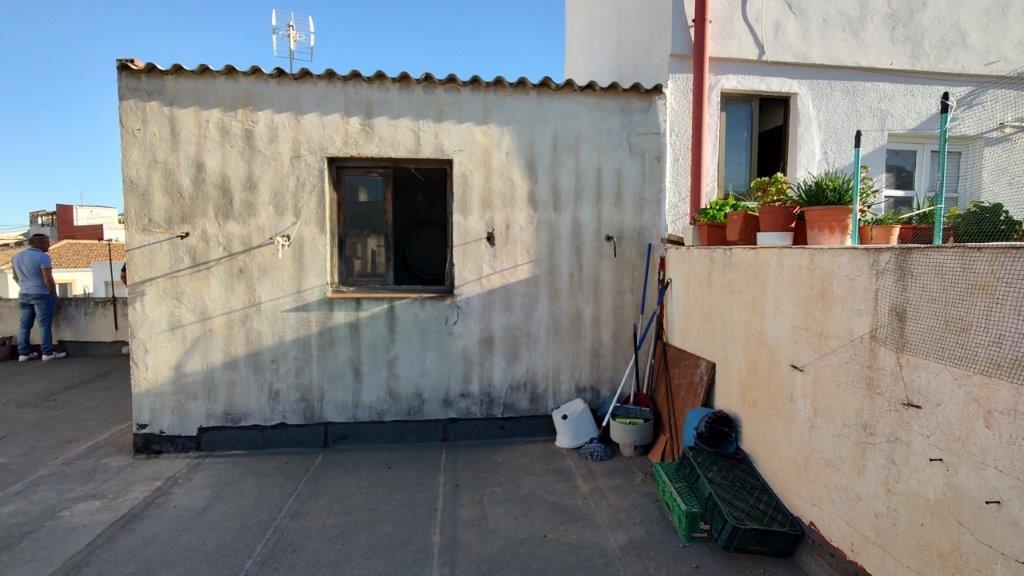 IMG_20231113_161317947_HDR M2132-Turre Property with commercial space and roof terrace