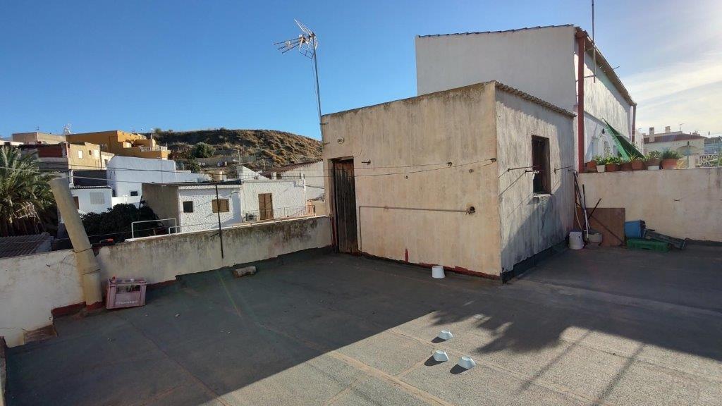 IMG_20231113_161341613_HDR M2132-Turre Property with commercial space and roof terrace