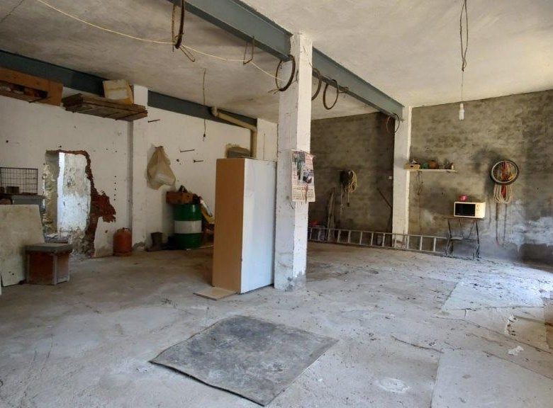 M2132-Turre Property with commercial space and roof terrace