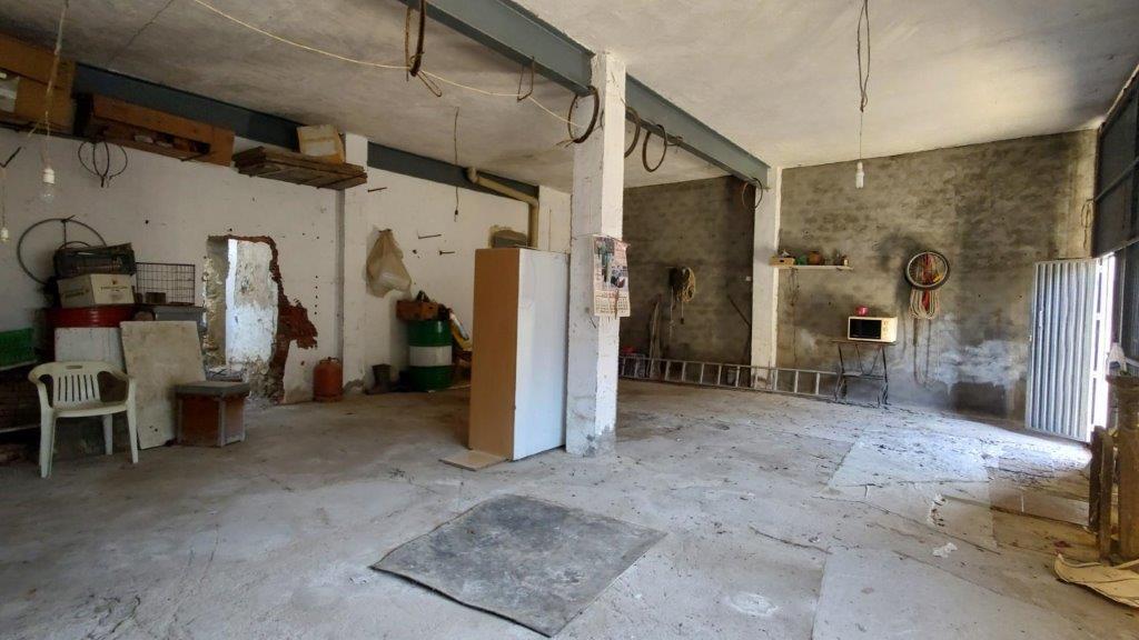 IMG_20231113_161807255_HDR M2132-Turre Property with commercial space and roof terrace
