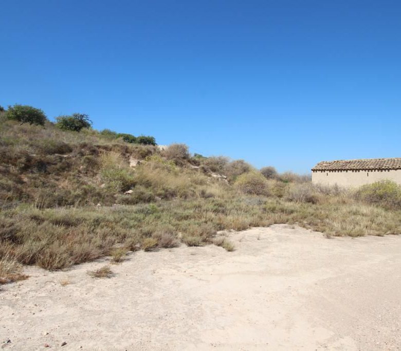 M1188 Two buildings on large plot in Mojacar
