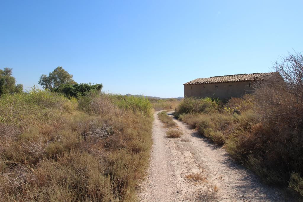 M1188 Two buildings on large plot in Mojacar