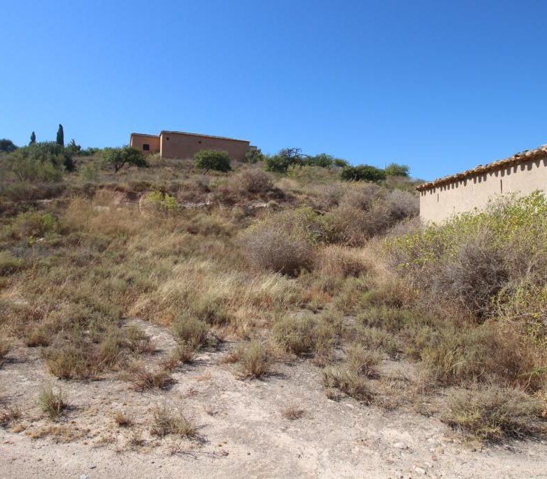 M1188 Two buildings on large plot in Mojacar