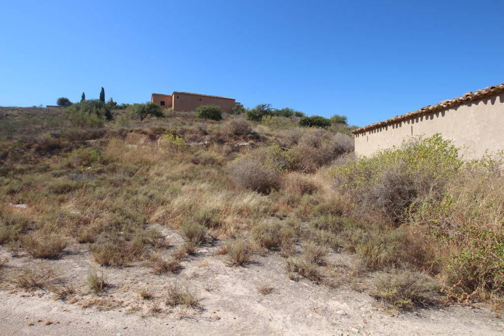 M1188 Two buildings on large plot in Mojacar