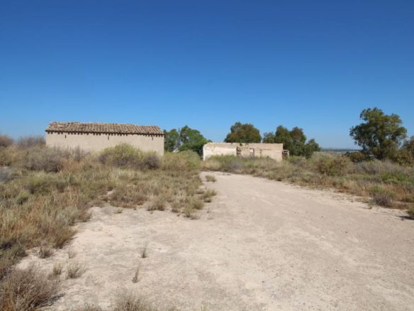 M1188 Two buildings on large plot in Mojacar