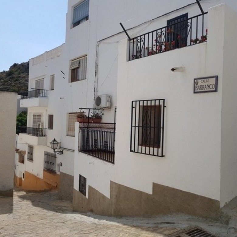 M2100 Mojacar Pueblo 2 bed apartment with underbuild