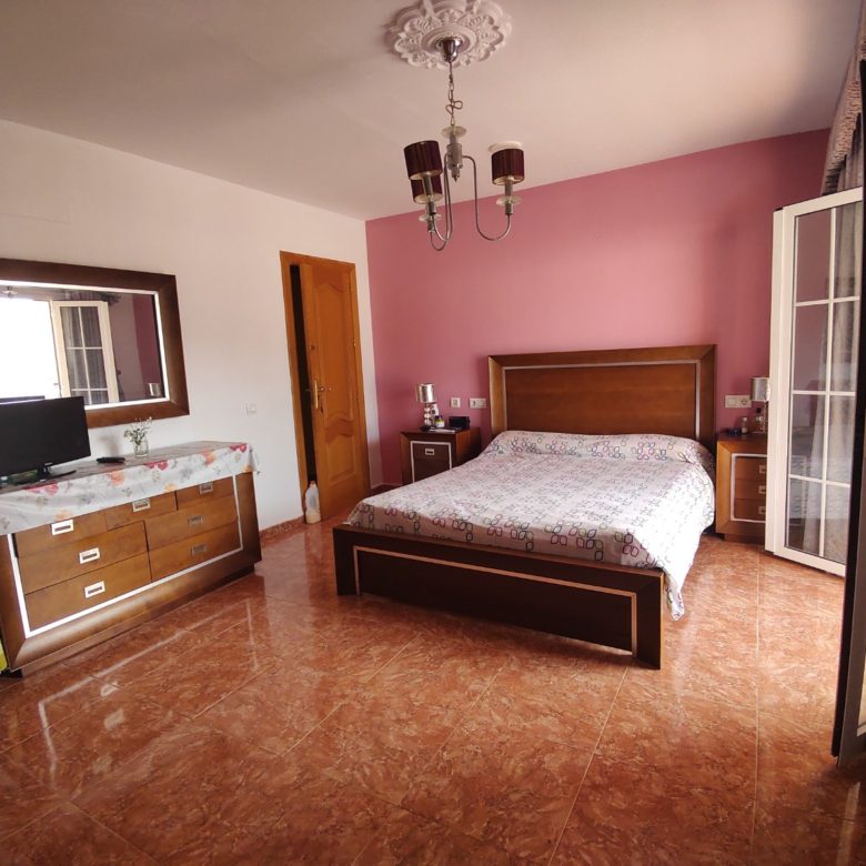 M2123 Huge townhouse in Turre