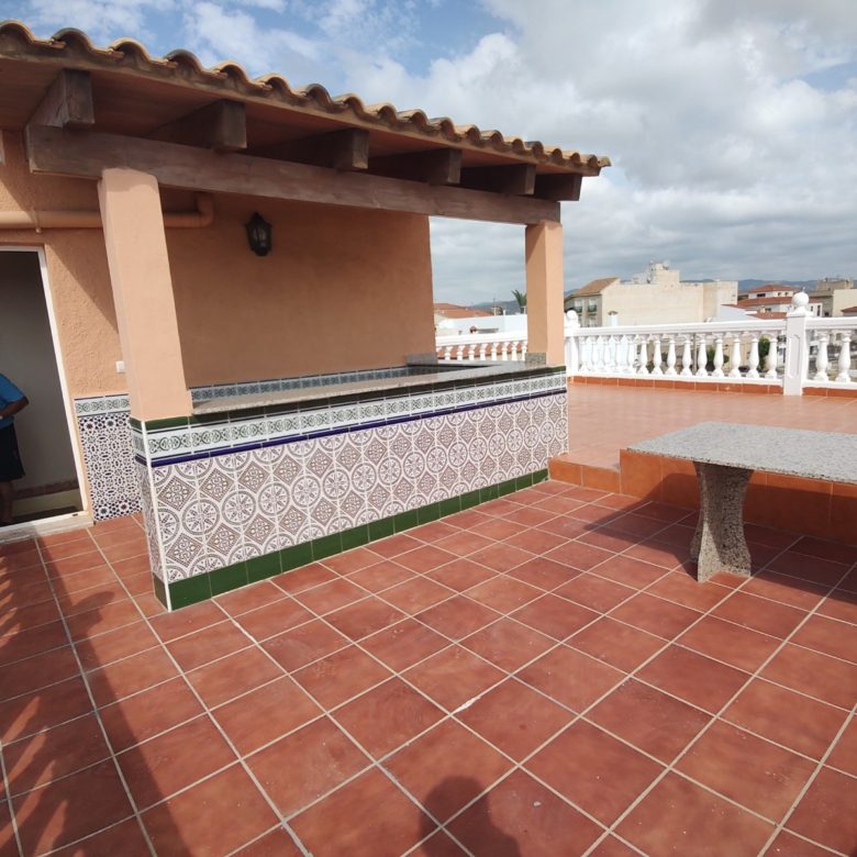 M2123 Huge townhouse in Turre