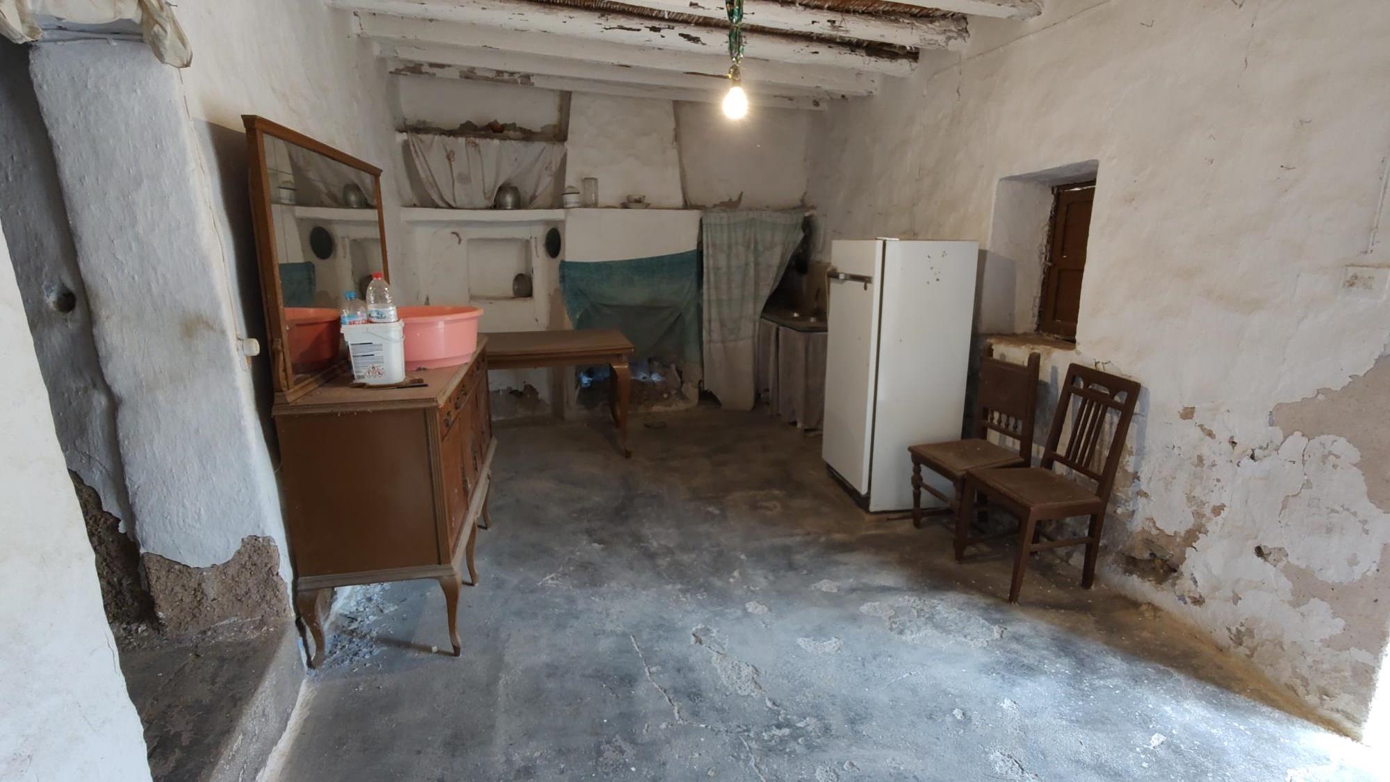 M2135-1 M2134-Cortijo for renovation close to Macenas