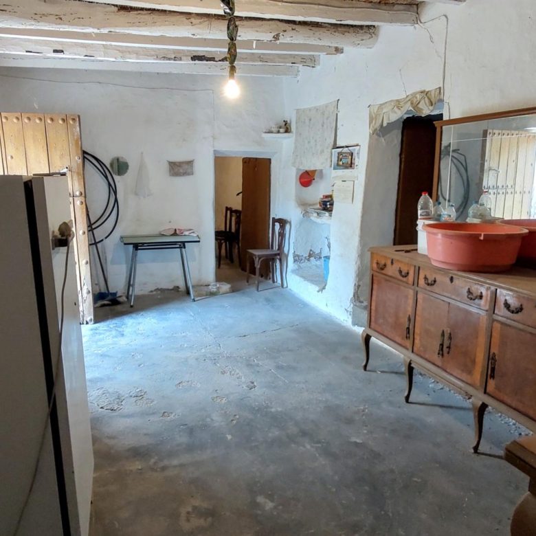 M2134-Cortijo for renovation close to Macenas