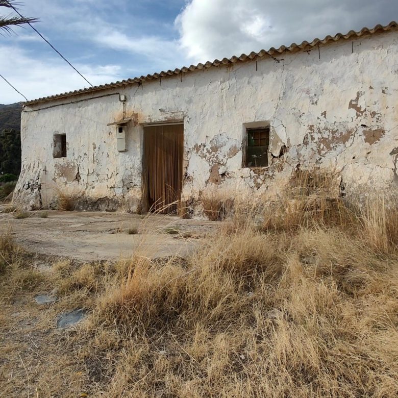 M2134-Cortijo for renovation close to Macenas