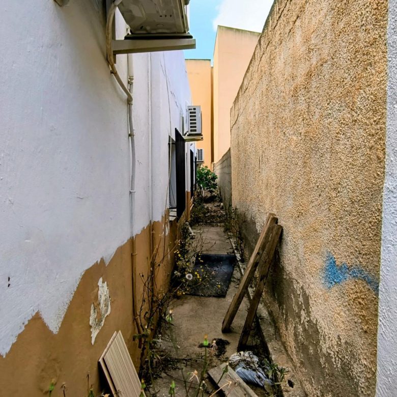 m2181-Detached village house for renovation in Turre.