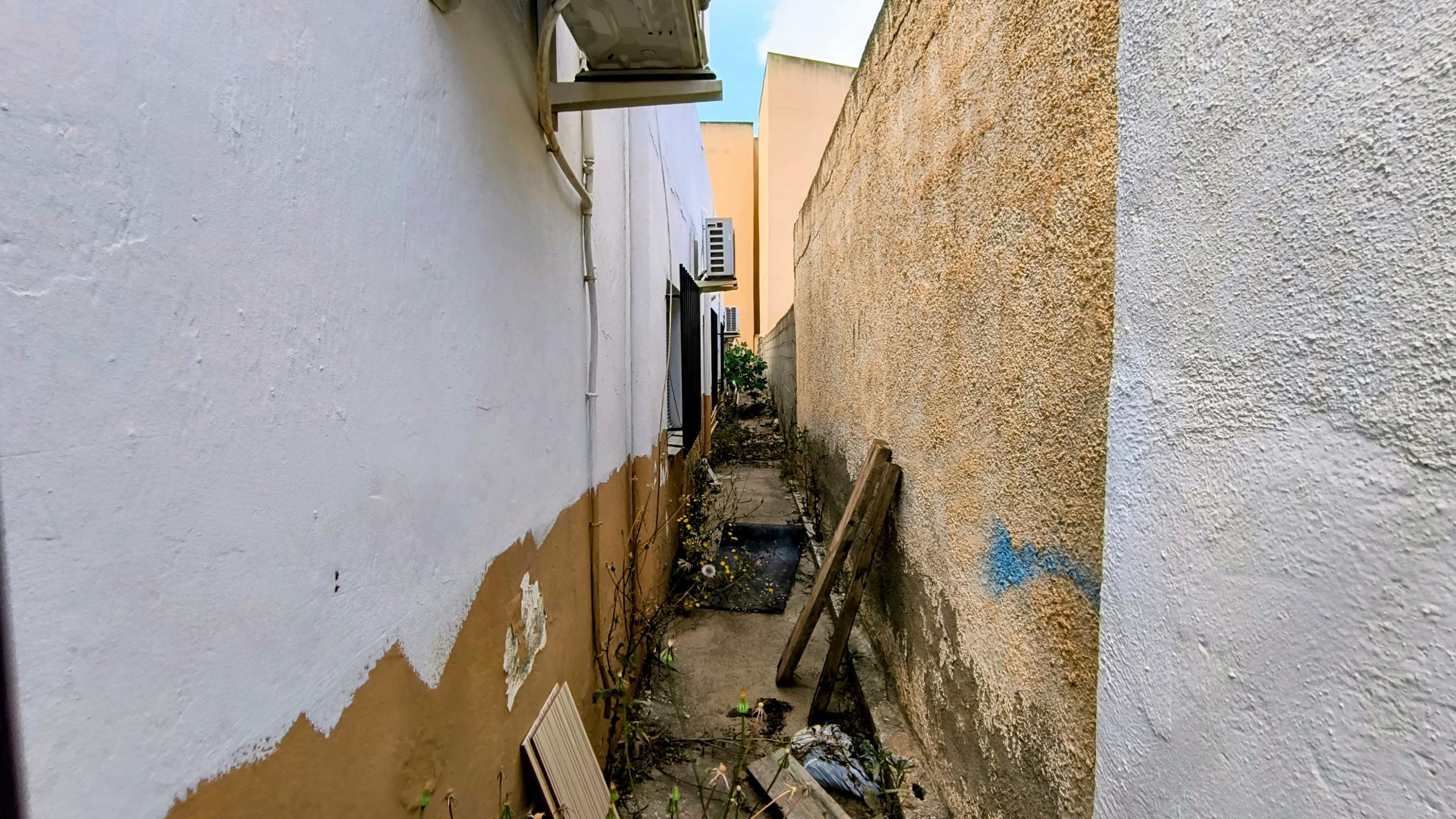 m2181-Detached village house for renovation in Turre.
