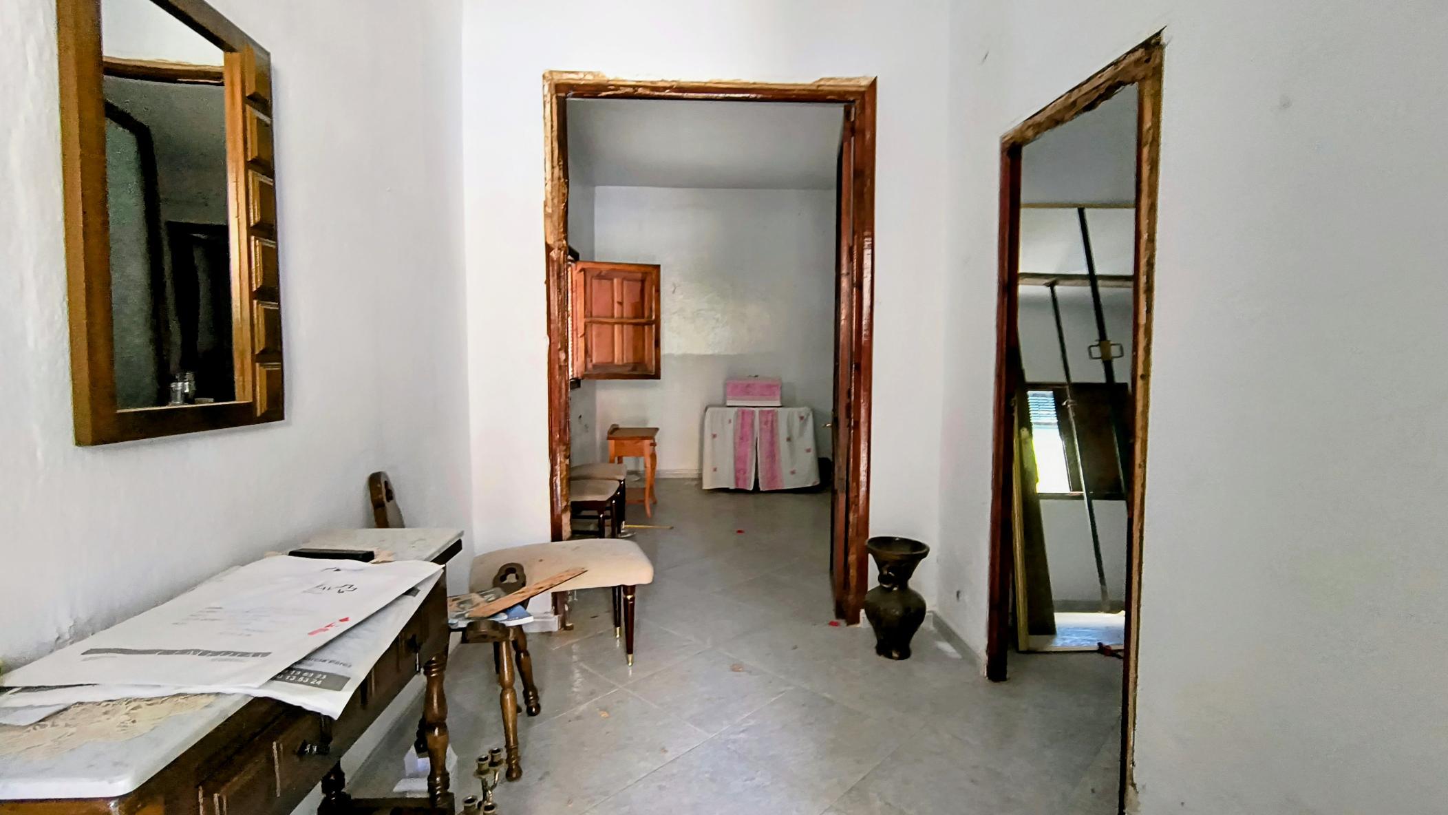 m2181-Detached village house for renovation in Turre.