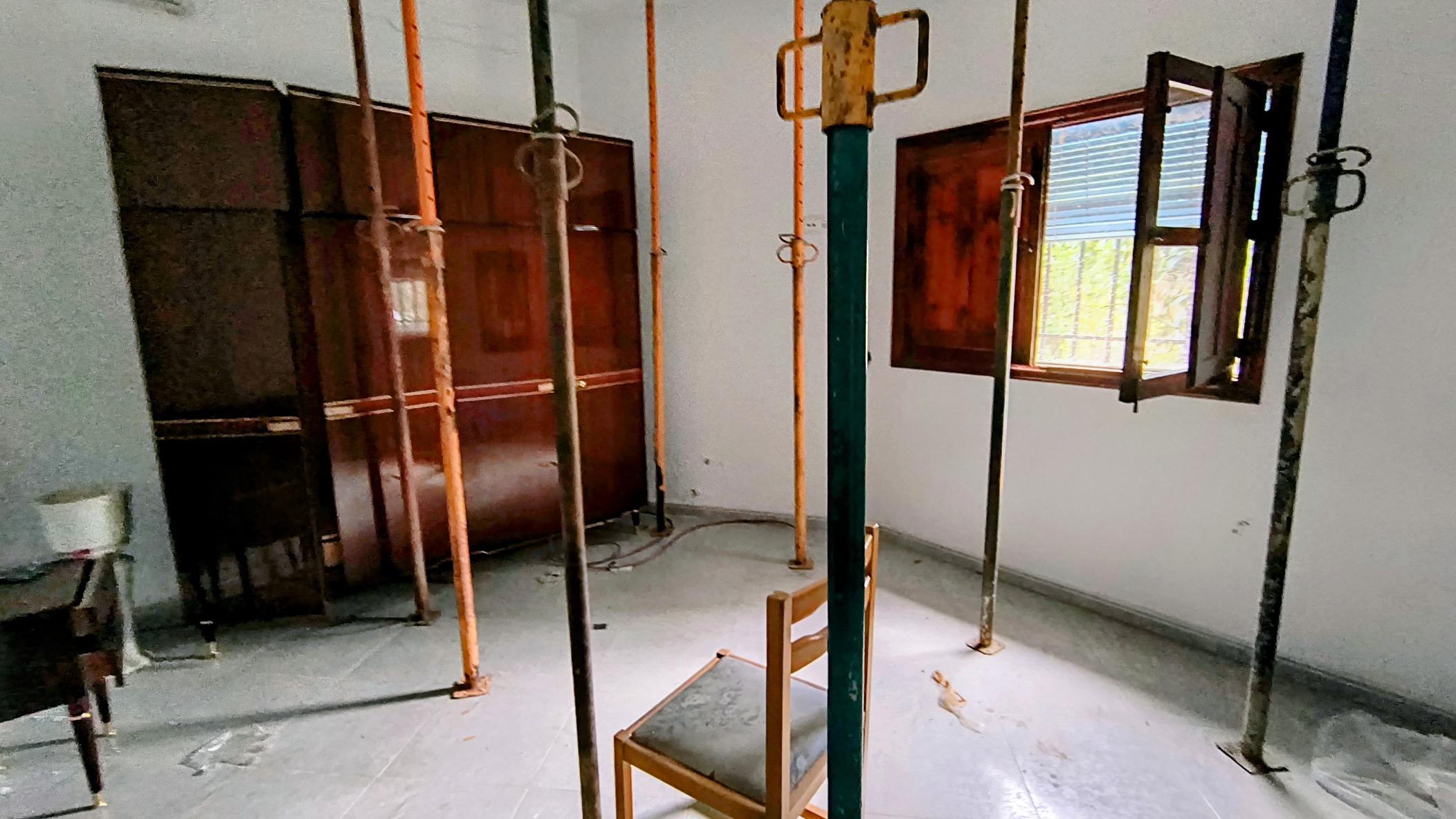 m2181-Detached village house for renovation in Turre.