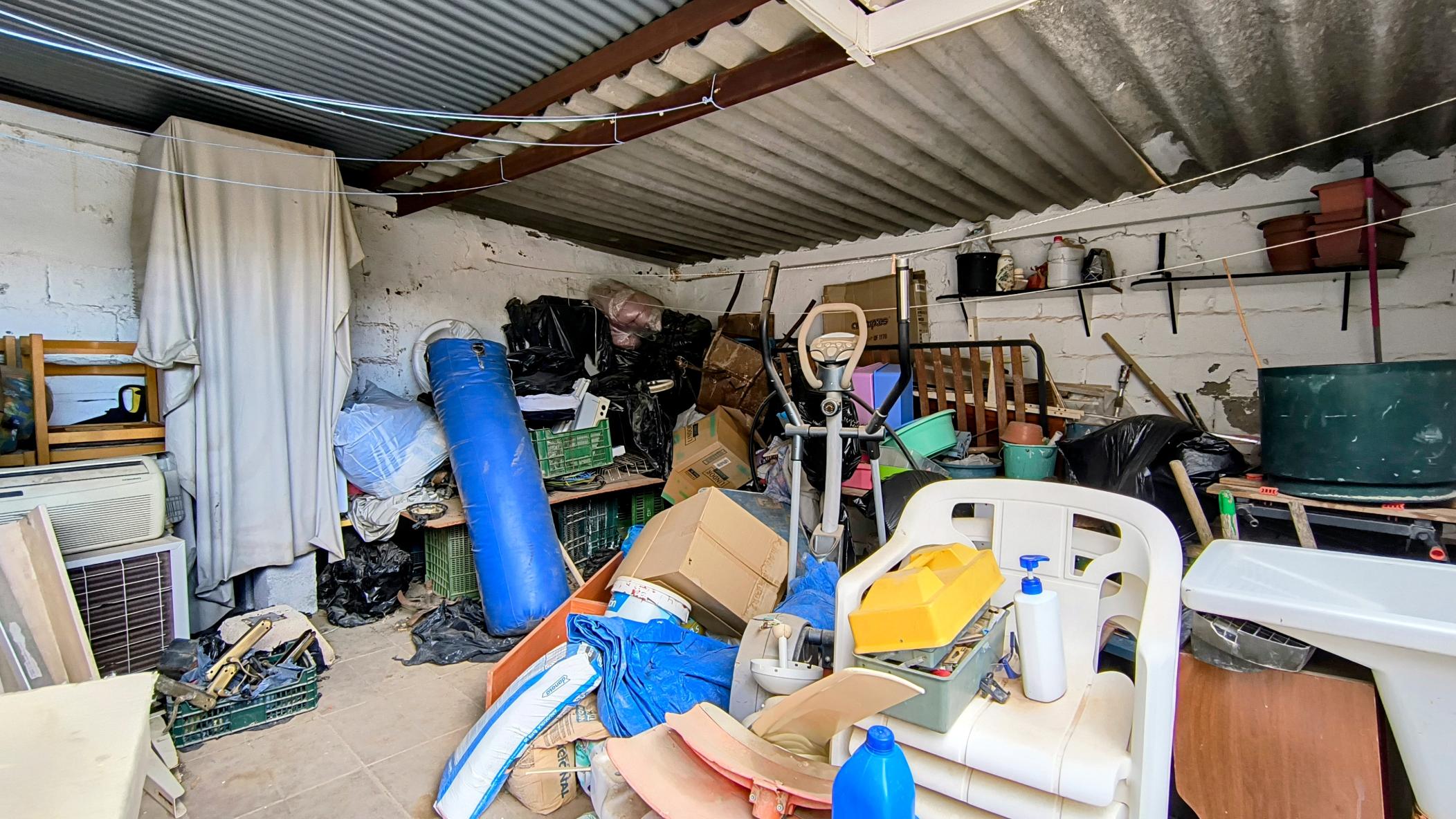 m2181-Detached village house for renovation in Turre.