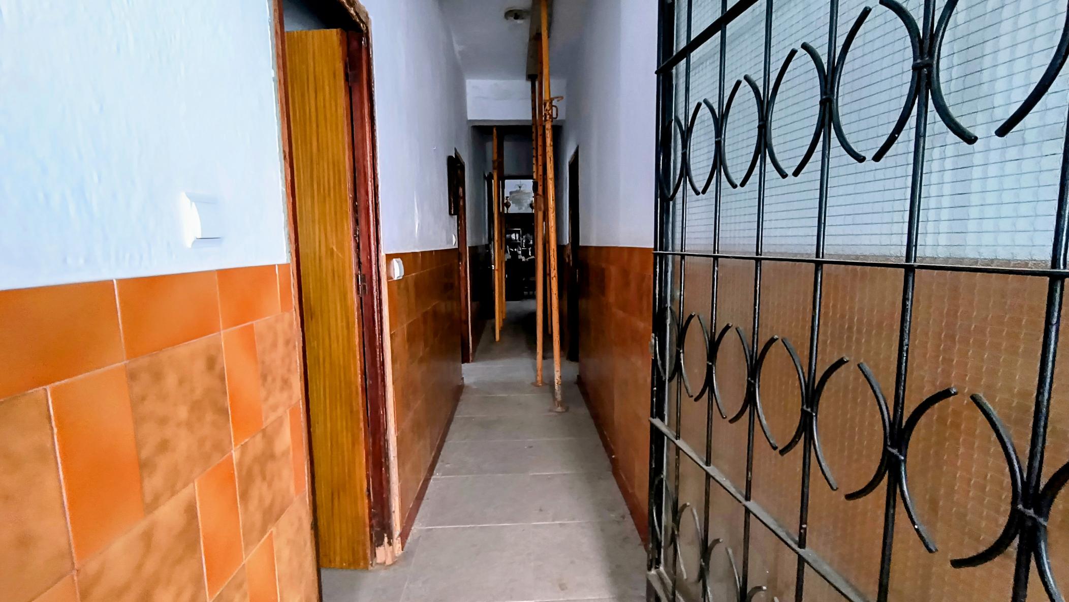m2181-Detached village house for renovation in Turre.