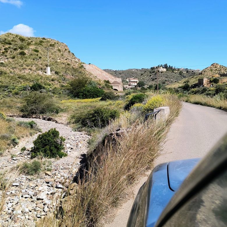M2182-Semi detached cortijo with land.