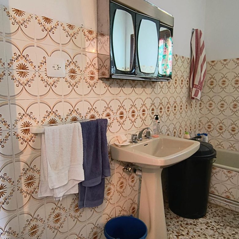 M2182-Semi detached cortijo with land.