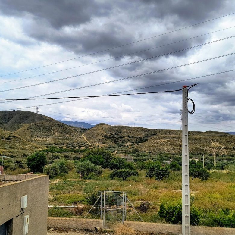 M2182-Semi detached cortijo with land.