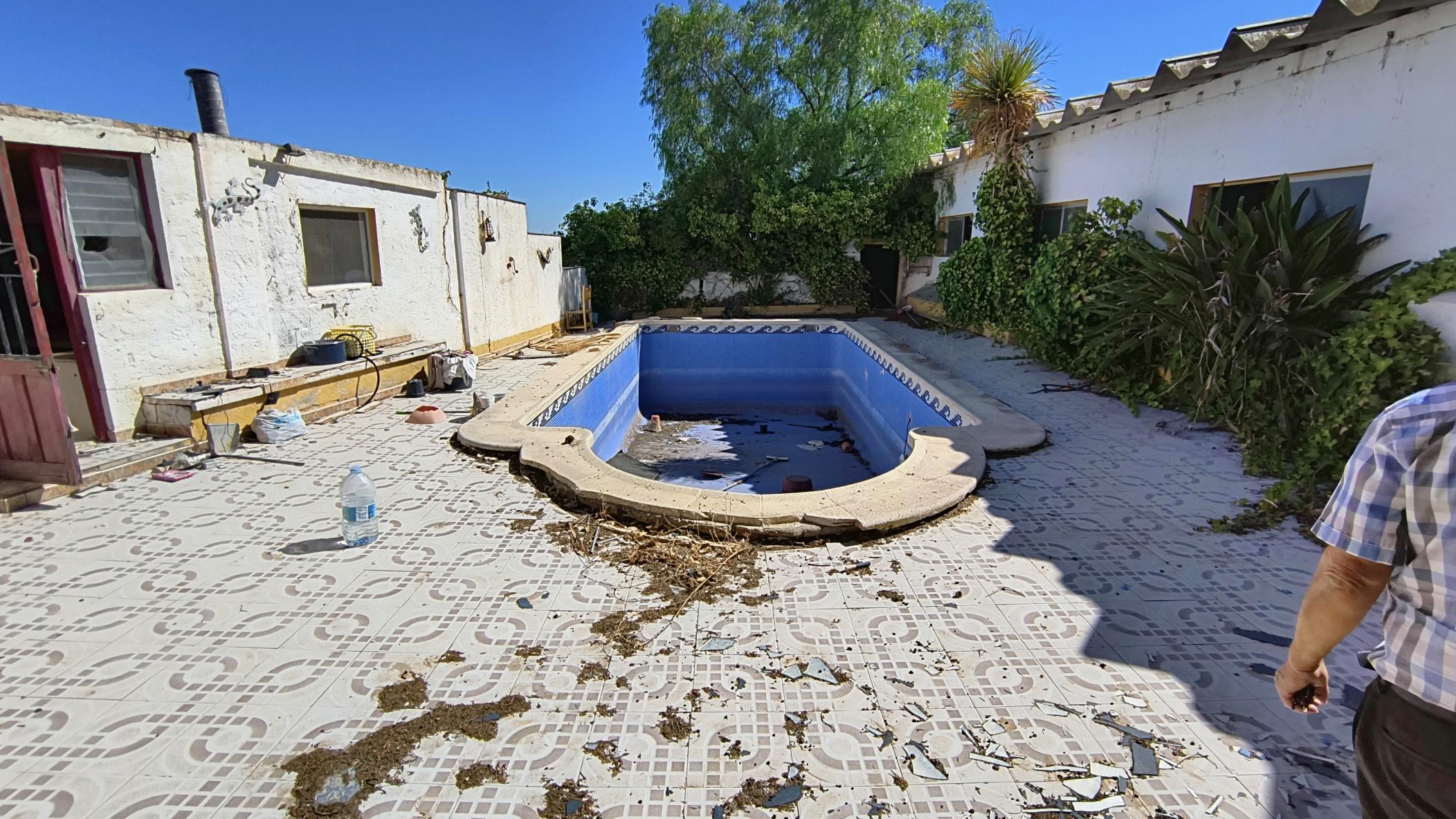 a m2184-Cortijo on over 26,000m2.