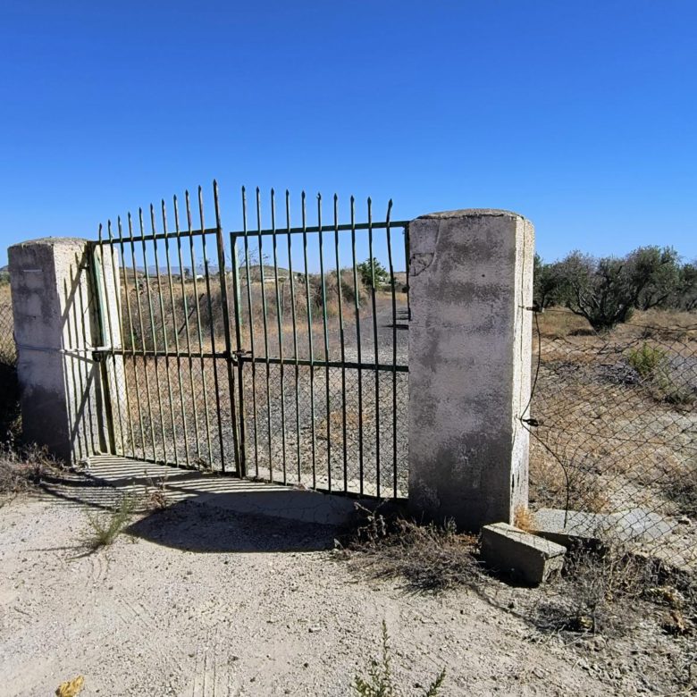 m2184-Cortijo on over 26,000m2.