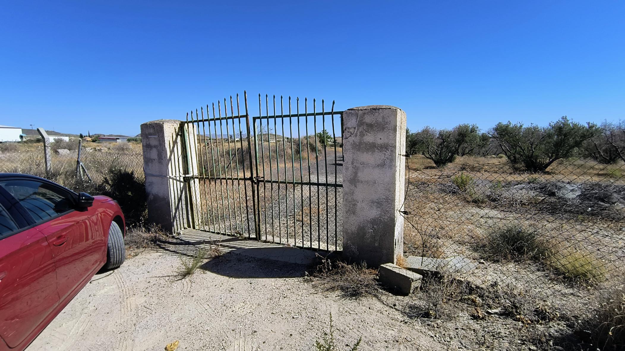 d m2184-Cortijo on over 26,000m2.