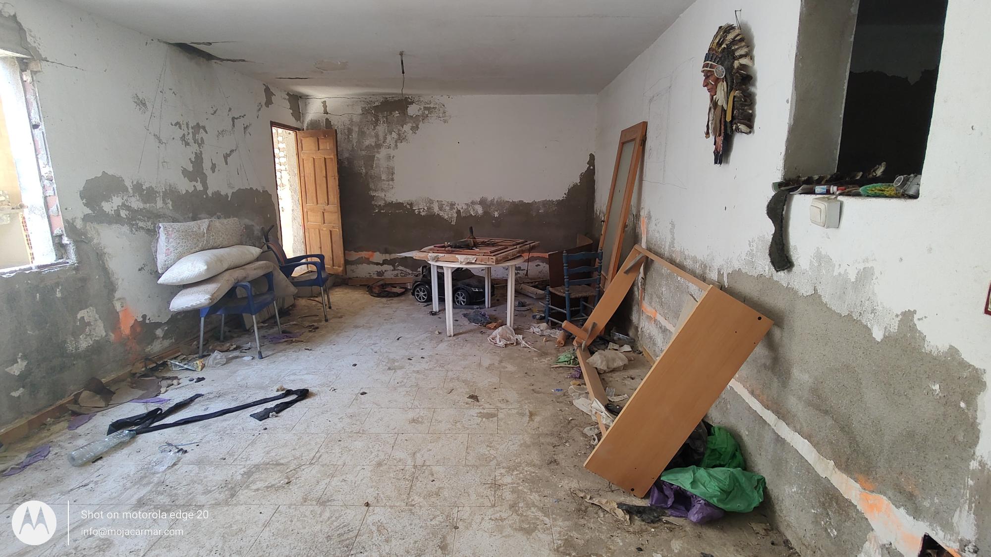m2196-House needing reform in Turre.