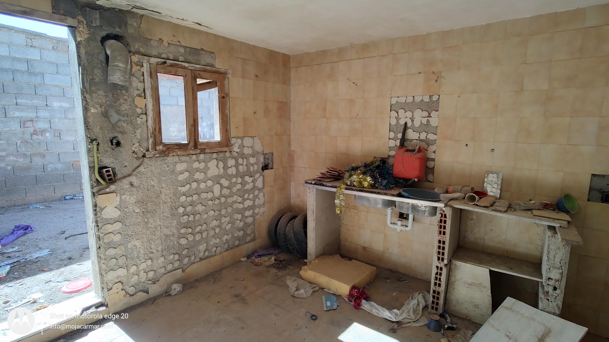 m2196-House needing reform in Turre.
