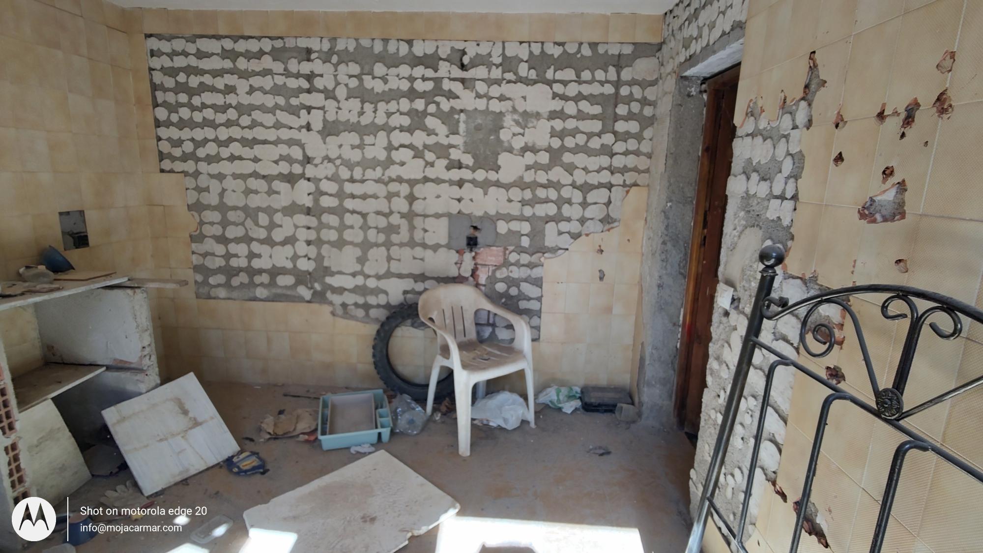 m2196-House needing reform in Turre.