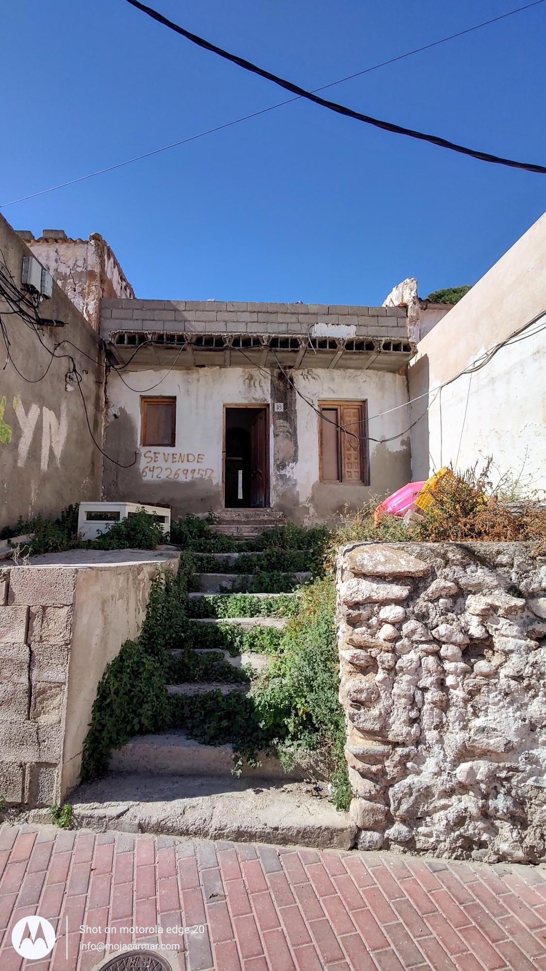 m2196-House needing reform in Turre.