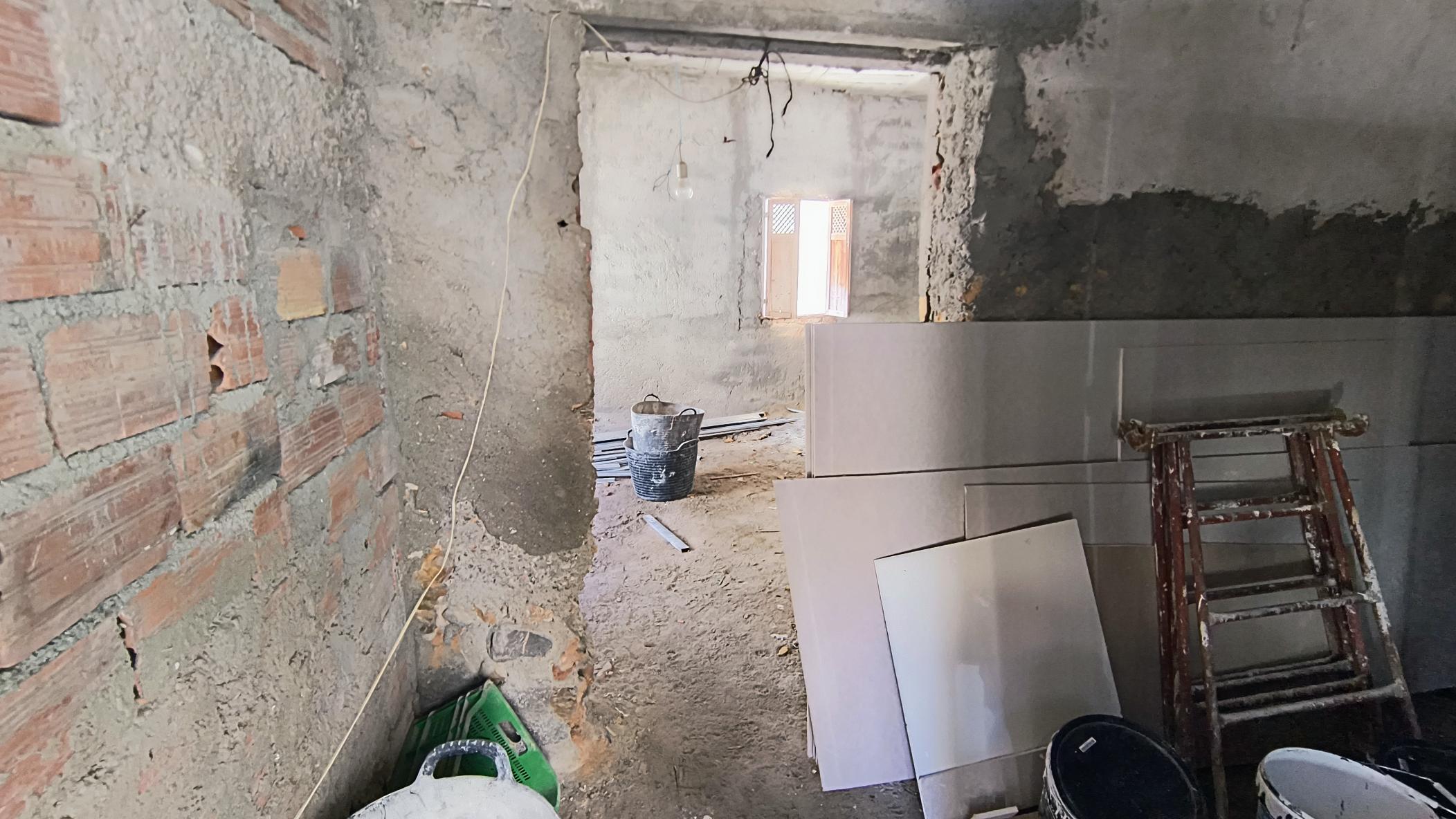 1 m2197b-Property needing complete reform in Mojacar Pueblo