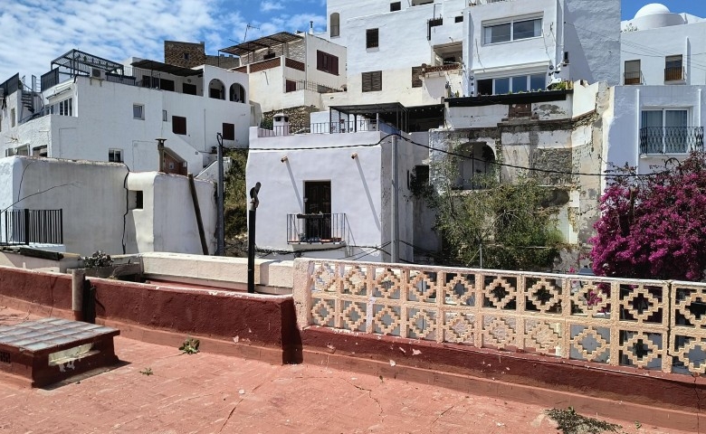 m2197a-Large apartment with huge roof terrace.