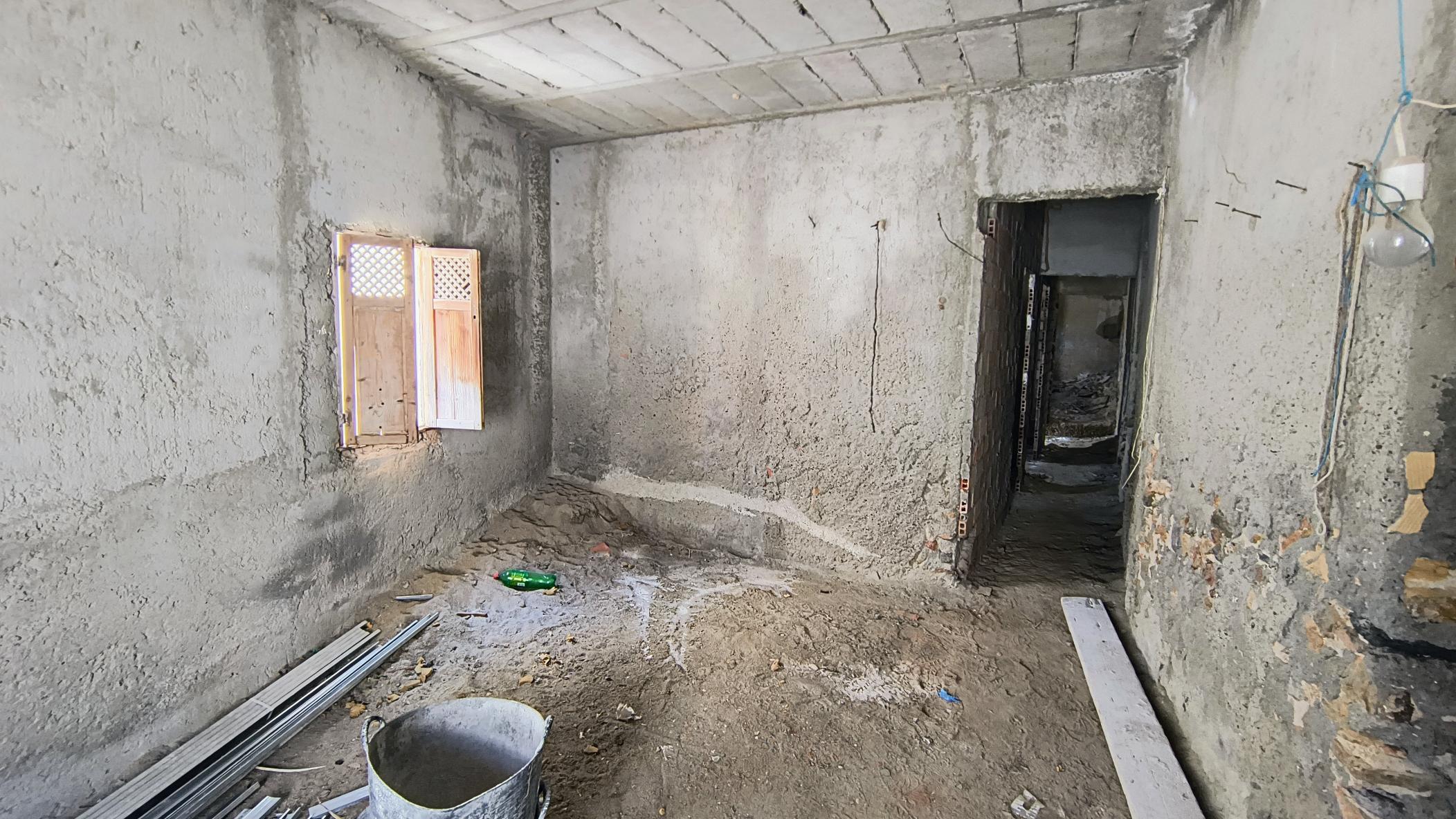 5 m2197b-Property needing complete reform in Mojacar Pueblo