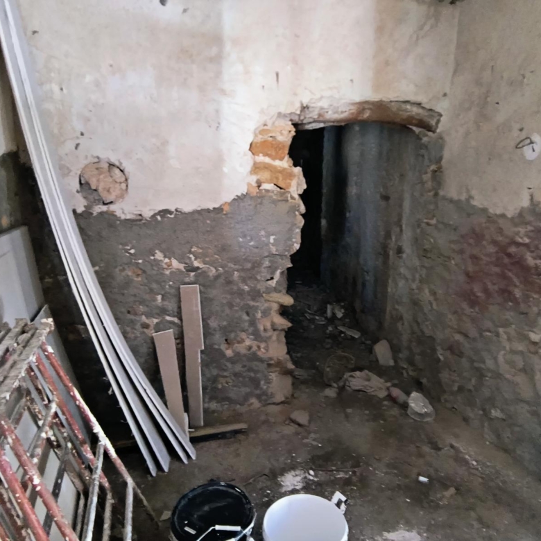 m2197b-Property needing complete reform in Mojacar Pueblo