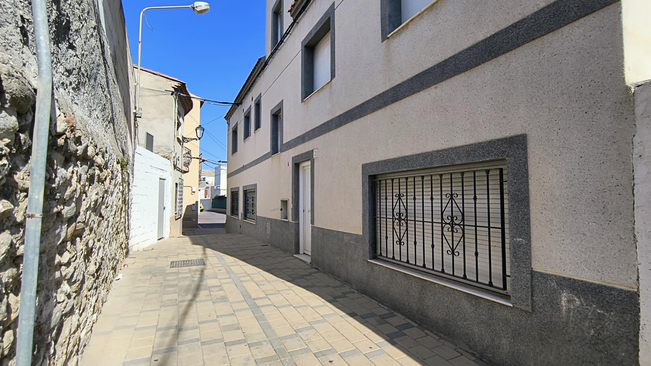 IMG_20260709_094753840_HDR_AE m2199-Townhouse is the centre of Turre with huge garage.