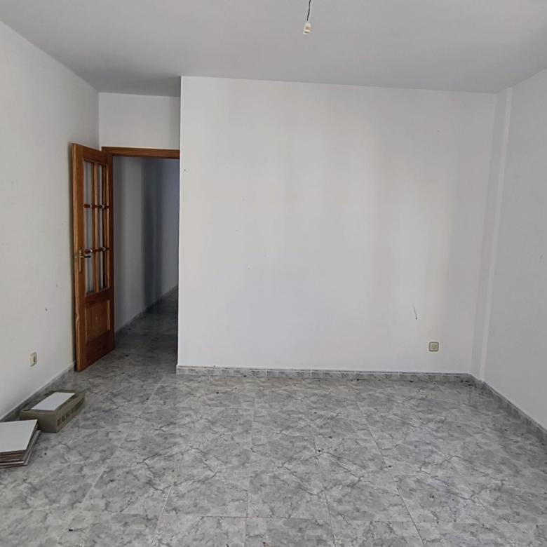 m2199-Townhouse is the centre of Turre with huge garage.