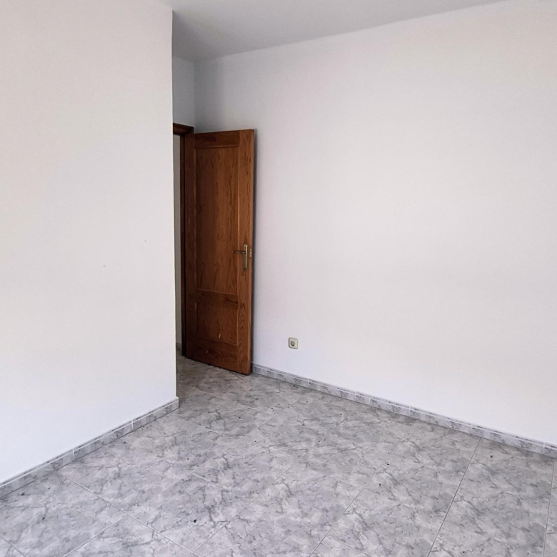 m2199-Townhouse is the centre of Turre with huge garage.