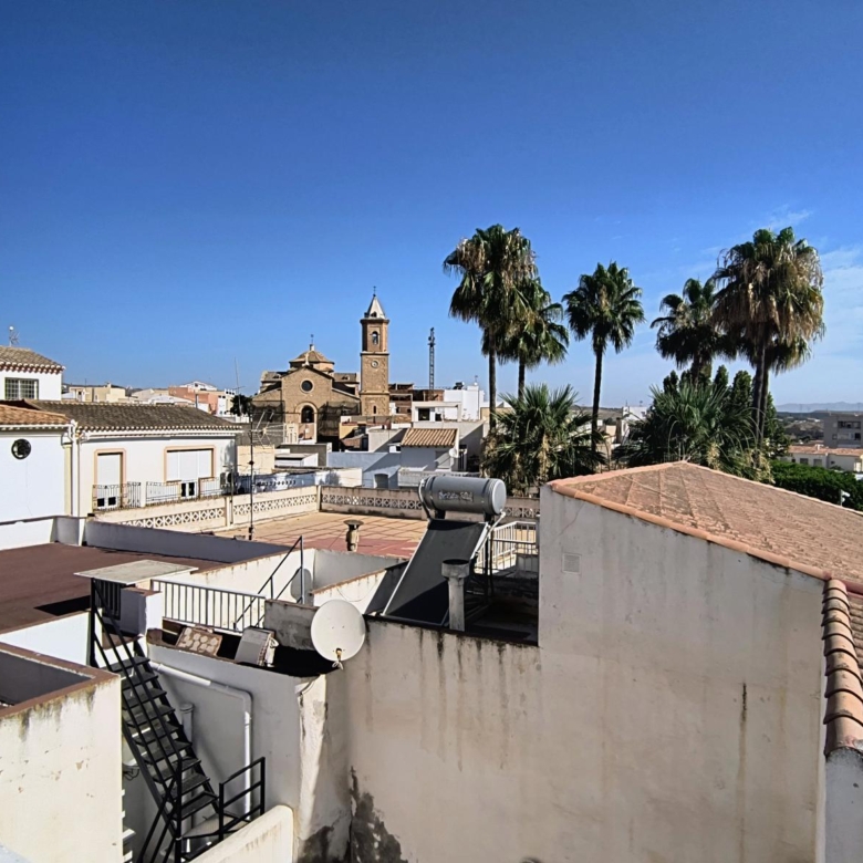 m2199-Townhouse is the centre of Turre with huge garage.
