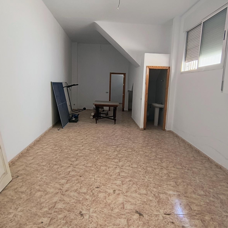 m2199-Townhouse is the centre of Turre with huge garage.
