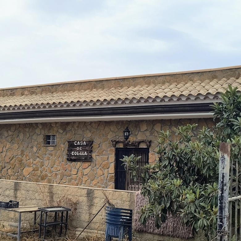 m2202-Large two bedroom villa on the outskirts of Turre.
