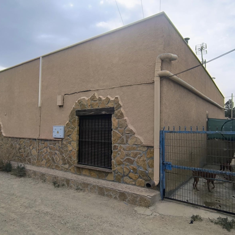 m2202-Large two bedroom villa on the outskirts of Turre.