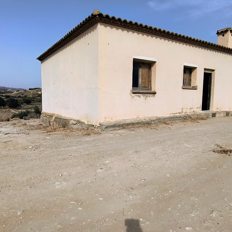 m2201-Villa to complete on the outskirts of Turre.
