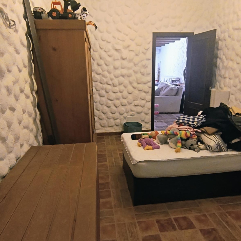 m2202-Large two bedroom villa on the outskirts of Turre.