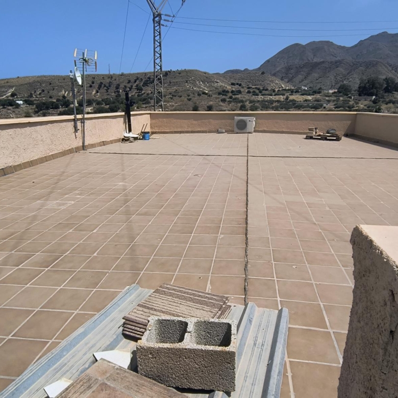m2202-Large two bedroom villa on the outskirts of Turre.